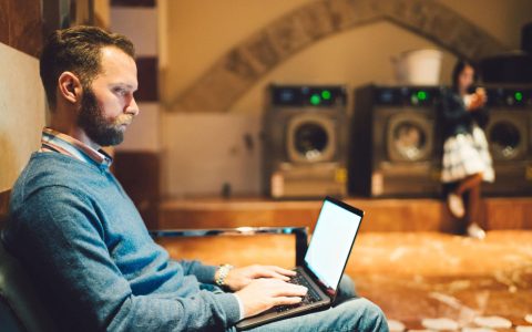 Geofencing ads for laundromats